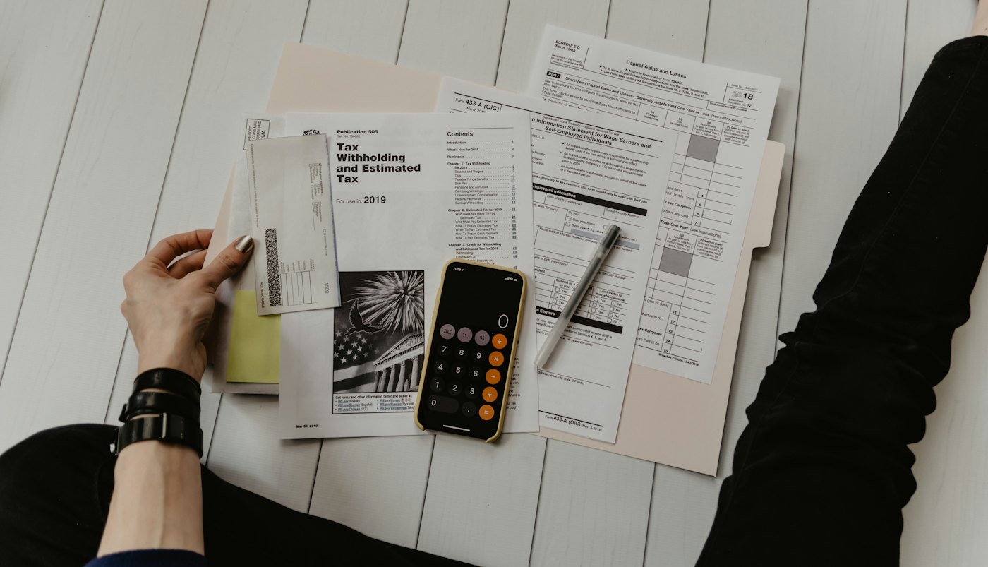 Perpetual vs subscription: choosing the right license model